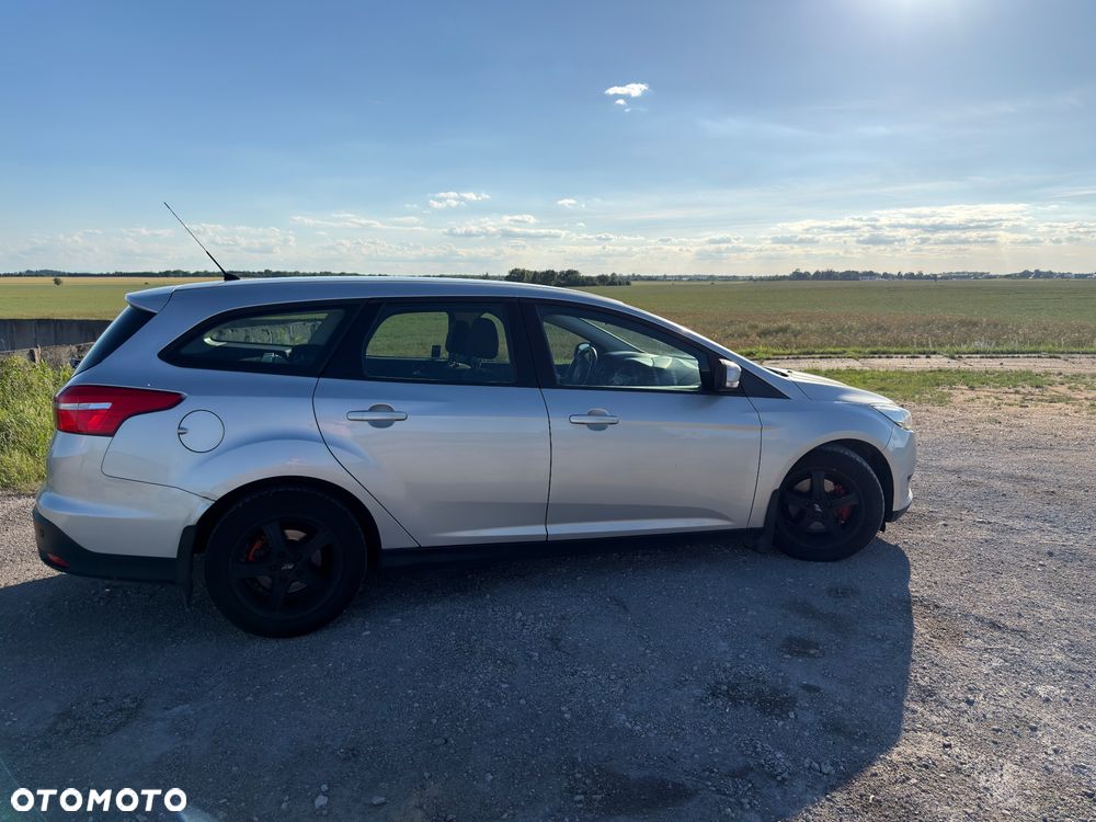 Ford Focus 1.5 TDCi SYNC Edition - 5