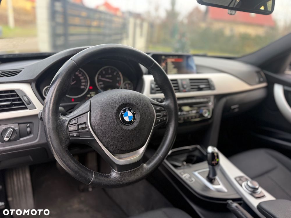 BMW Seria 3 320d - 12