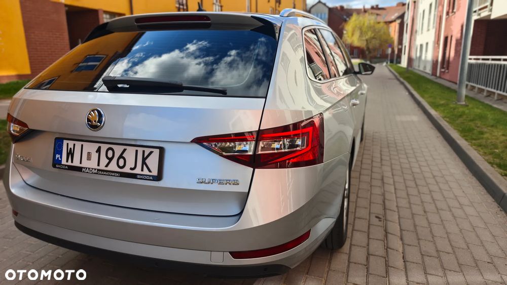 Skoda Superb 2.0 TDI SCR Ambition - 9