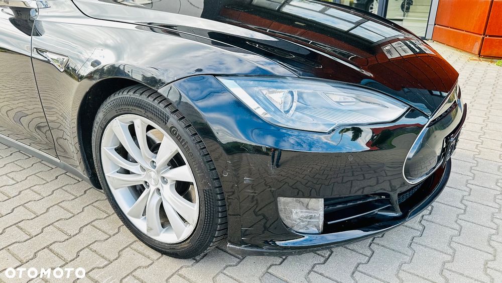 Tesla Model S - 36