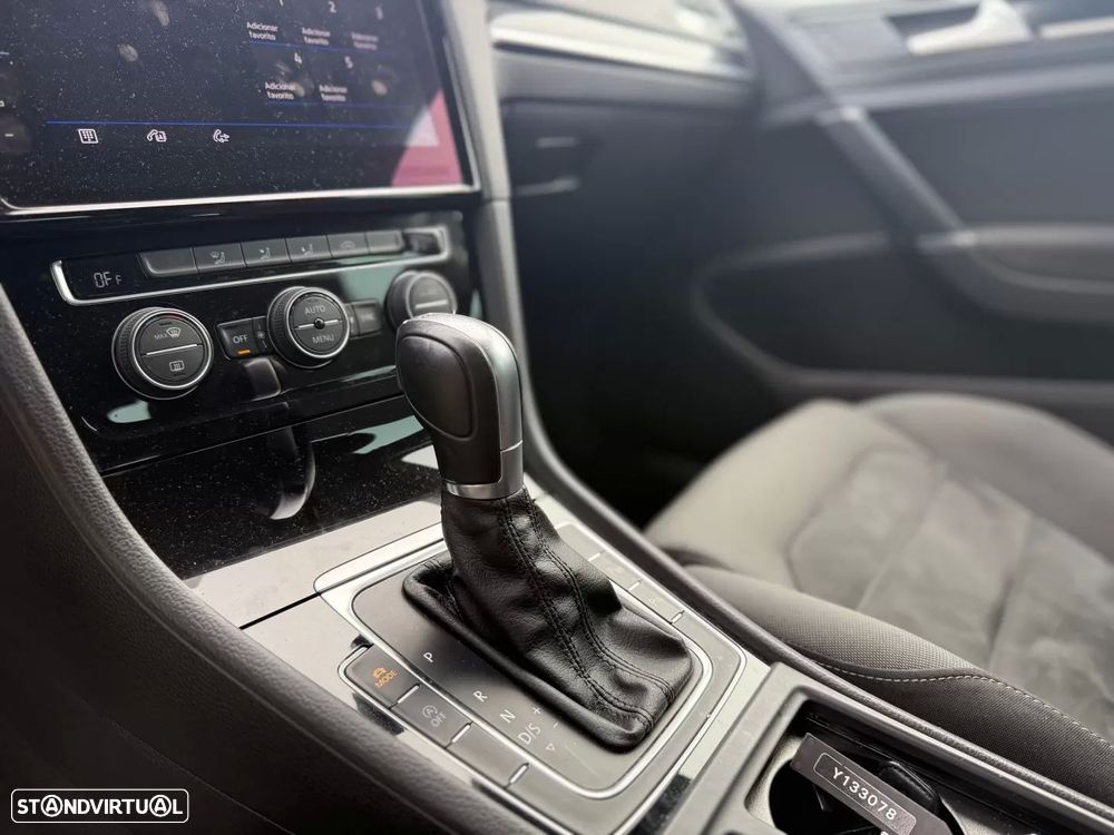 VW Golf 2.0 TDI R-Line DSG - 16