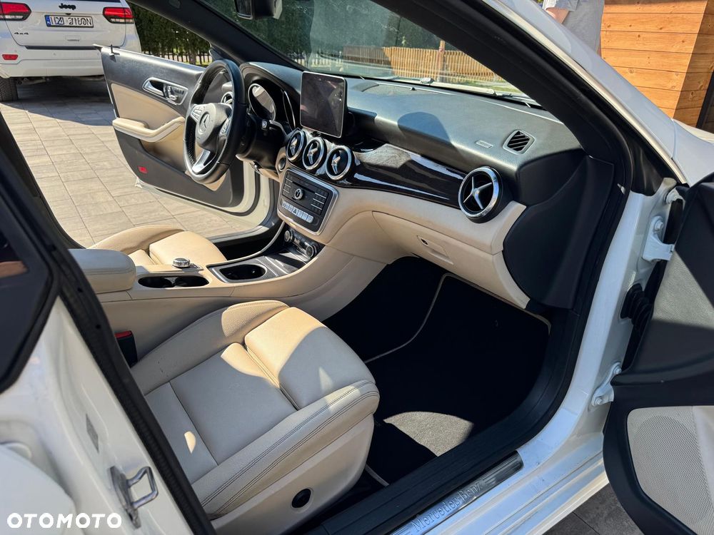 Mercedes-Benz CLA 250 4Matic 7G-DCT Sport - 19