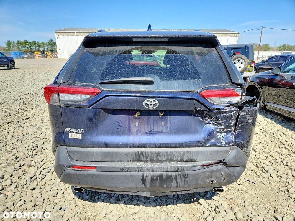 Toyota RAV4 - 7