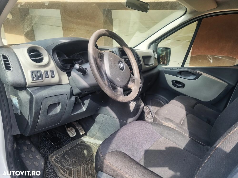Renault Trafic Grand Combi L2H1 Authentique - 11