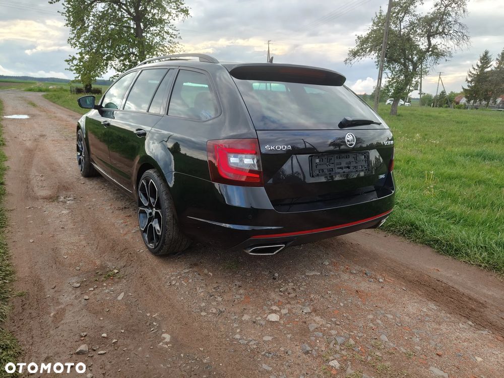 Skoda Octavia 2.0 TDI DSG RS - 2