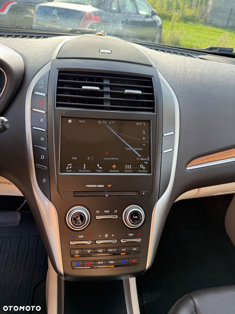 Lincoln MKC - 19