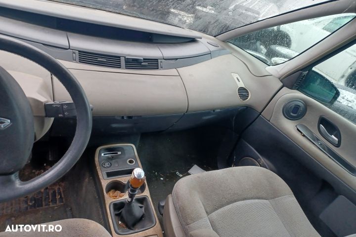 Dezmembrez Renault Espace 4 [2002 - 2006] Grand minivan 5-usi 2.2 dCi - 7