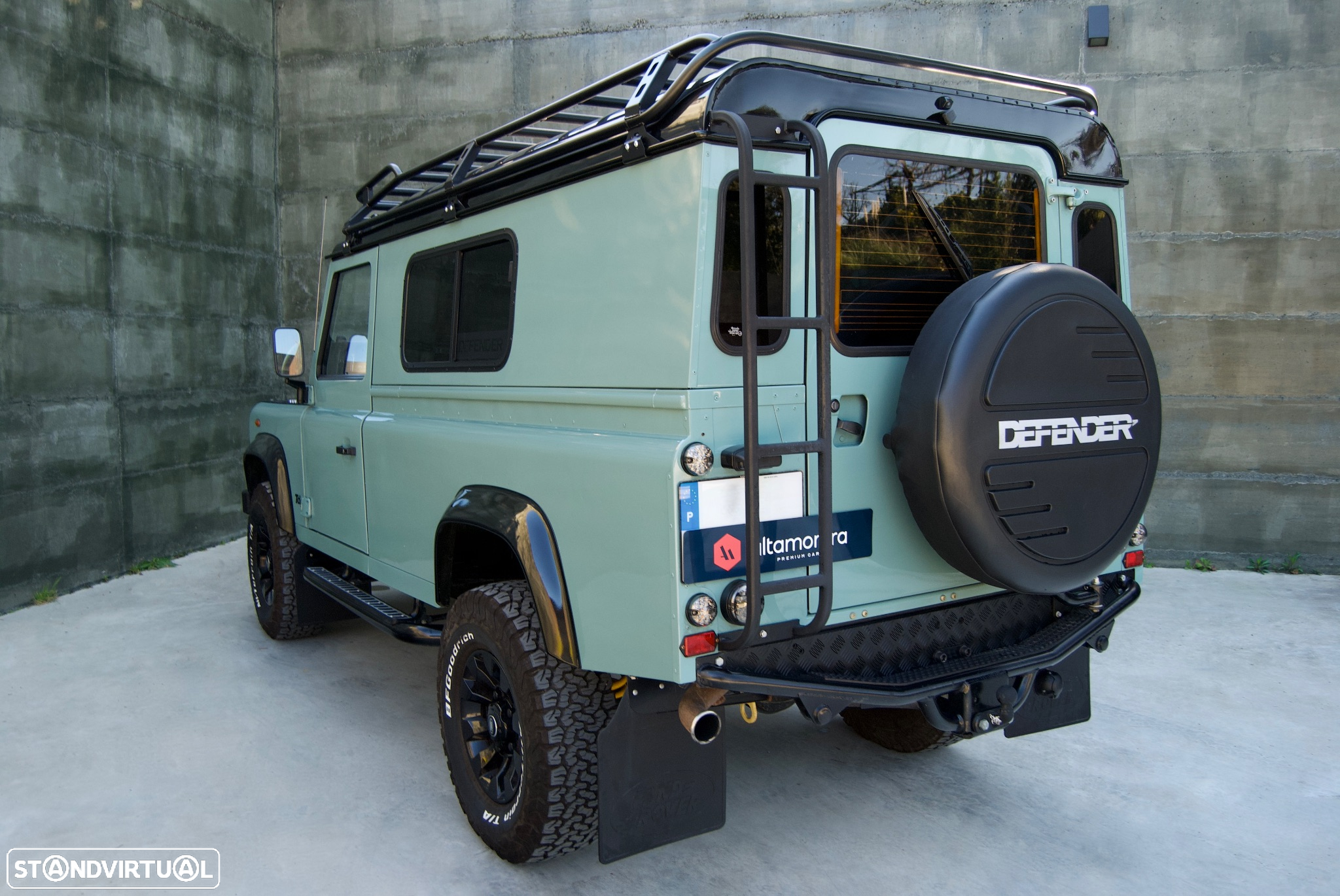 Land Rover Defender 110 2.5 TD5 Metal Top - 11