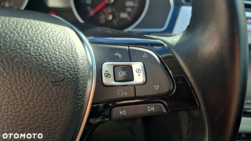 Volkswagen Passat 2.0 TDI (BlueMotion Technology) Comfortline - 23