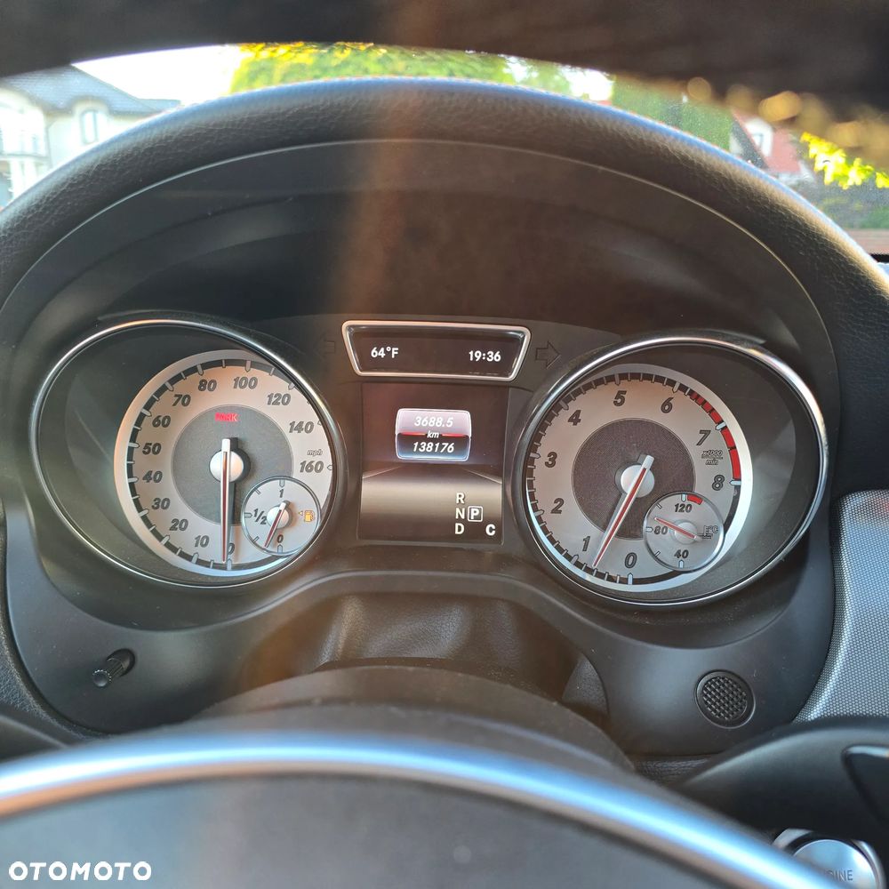 Mercedes-Benz CLA 250 4Matic 7G-DCT Orange Art Edition - 8