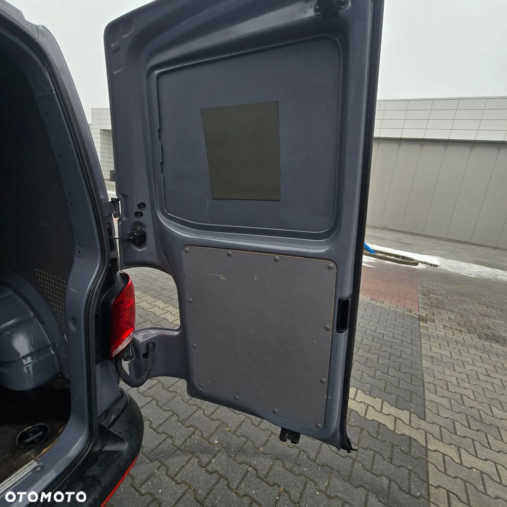 Volkswagen Transporter L2H1 Plus Trendline - 10