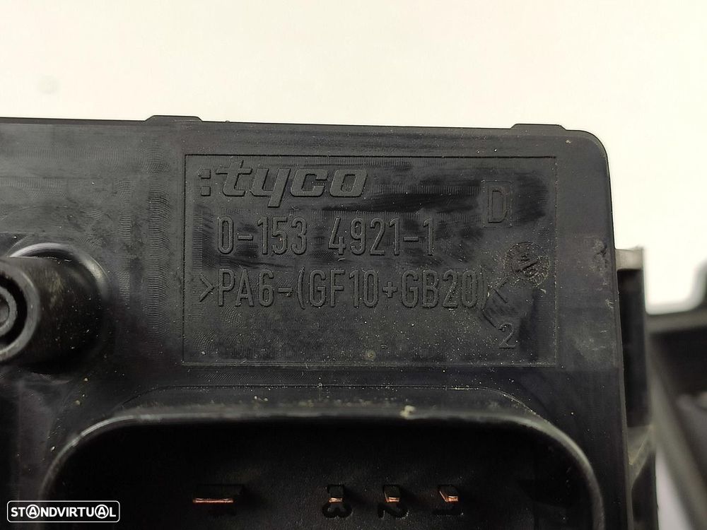 CAIXA RELÉS / FUSÍVEIS OPEL ASTRA H 2004 -743381 - 4