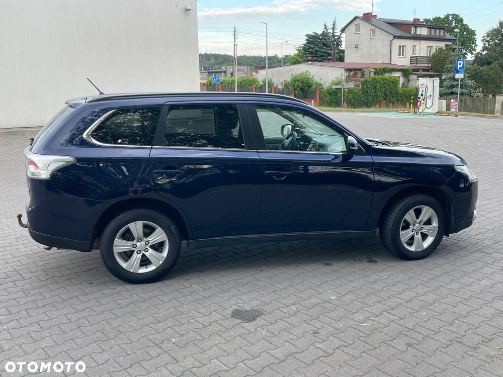 Mitsubishi Outlander - 3