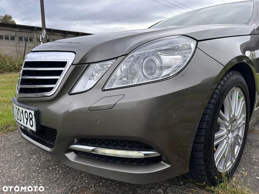 Mercedes-Benz Klasa E 220 CDI DPF BlueEFFICIENCY Avantgarde - 17