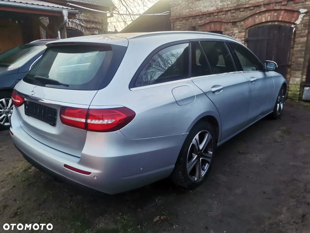 Mercedes-Benz Klasa E 350 d T 9G-TRONIC Avantgarde - 13
