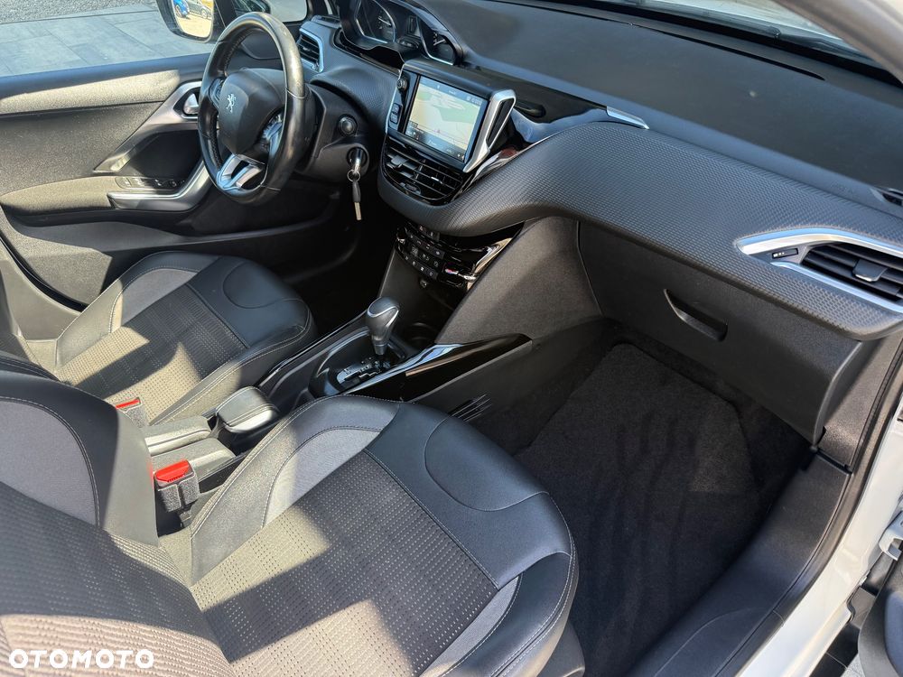 Peugeot 2008 PureTech 110 GPF Stop&Start EAT6 Allure - 15