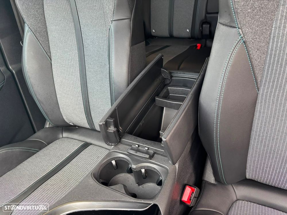 Peugeot 3008 1.5 BlueHDi Allure EAT8 - 33
