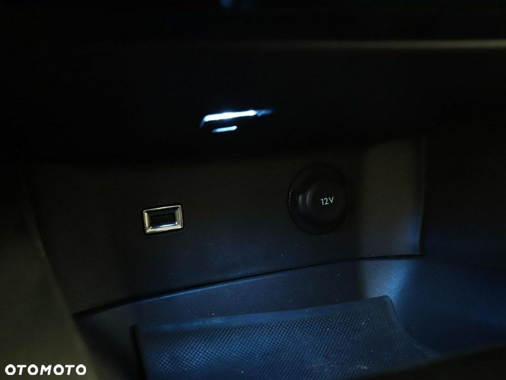 Peugeot 3008 225 e-EAT8 Allure - 31