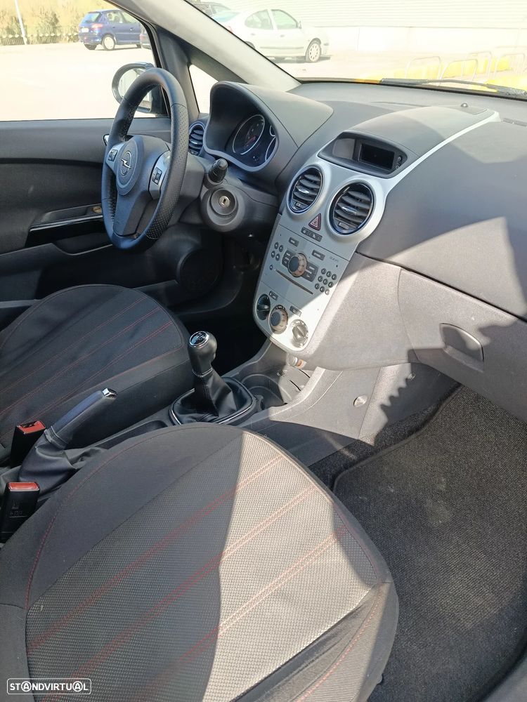 Opel Corsa 1.2 Color Race - 8
