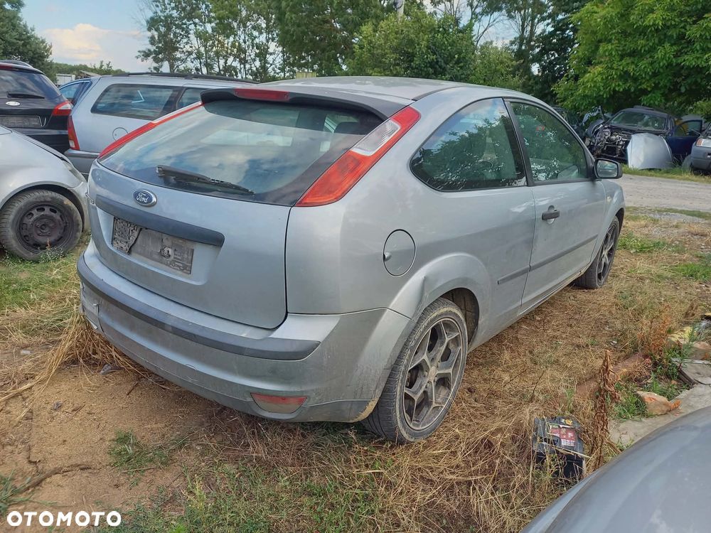 Części FORD FOCUS MK2 1.6 16V benzyna 3 drzwi 2005r D1 drzwi maska klapa błotniki lampy silnik skrzynia - 3