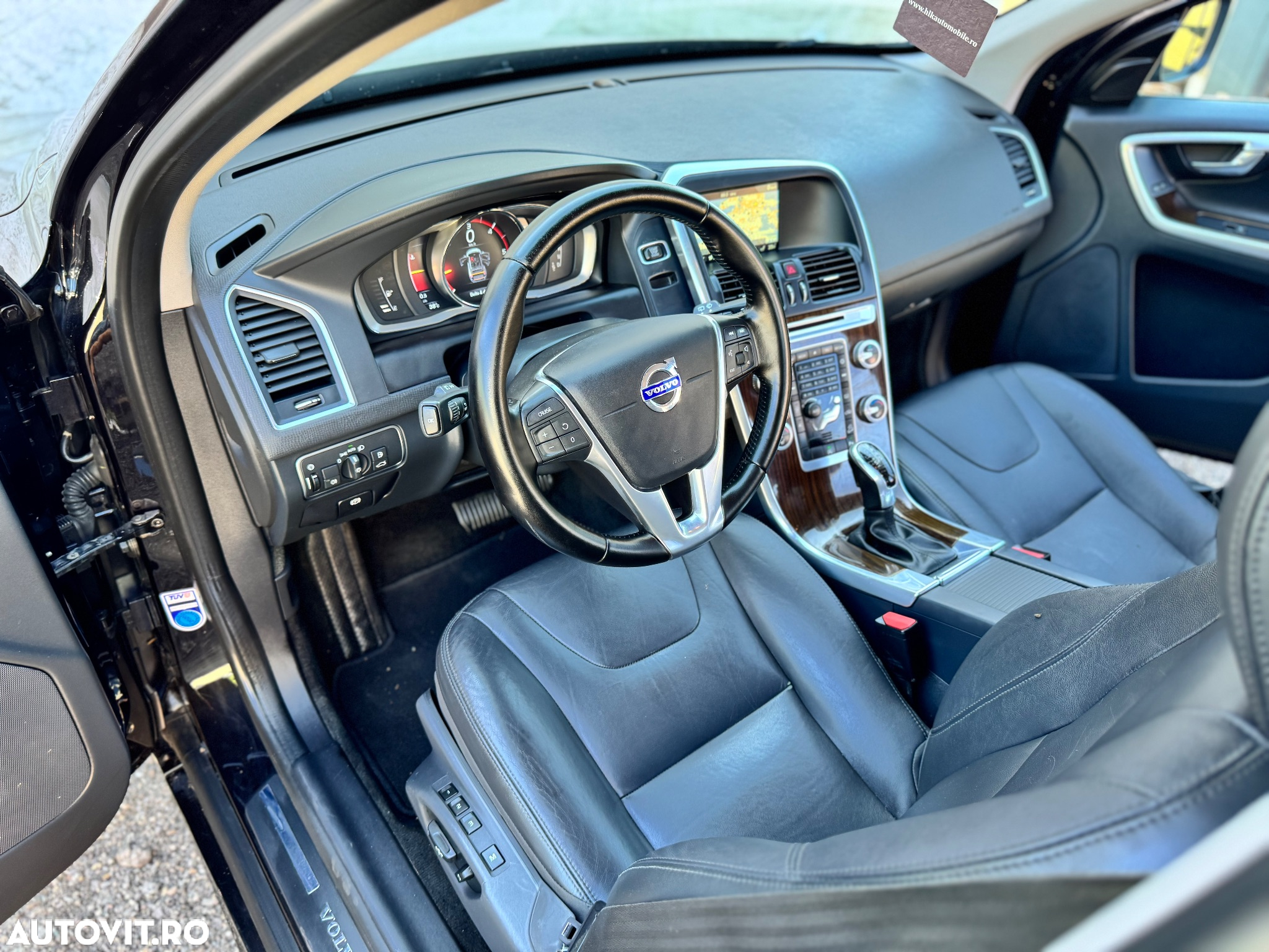 Volvo XC 60 D5 AWD Geartronic Summum - 11