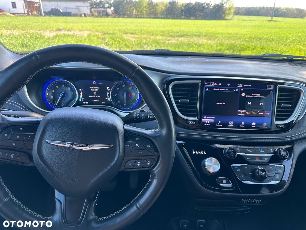 Chrysler Pacifica - 10