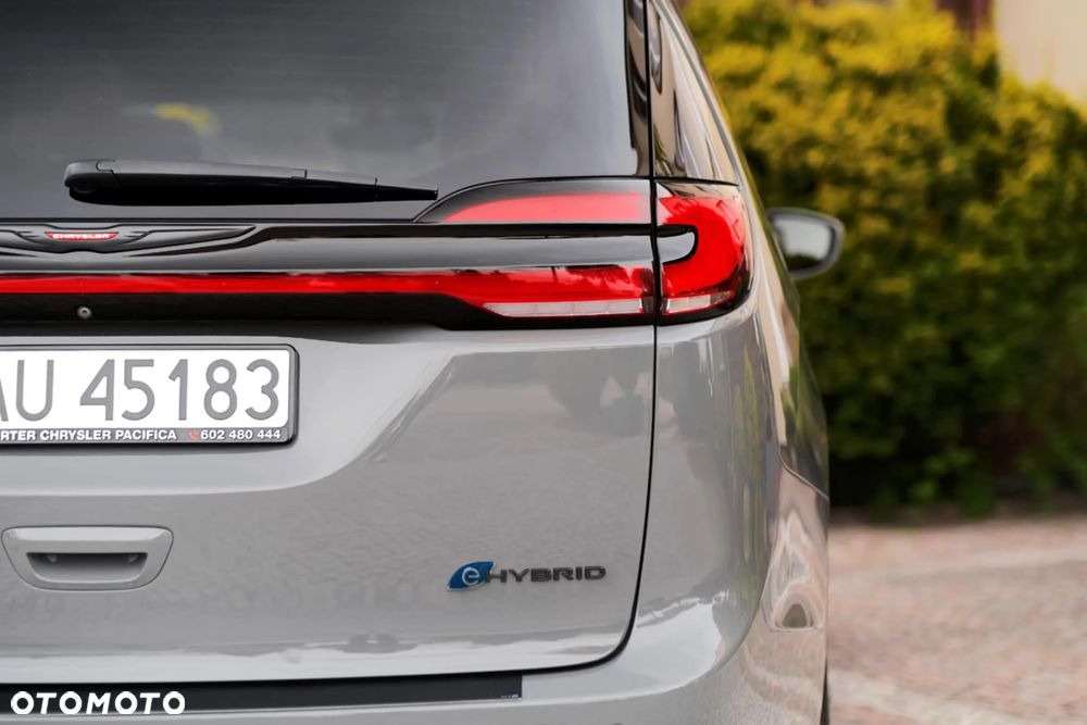 Chrysler Pacifica - 12