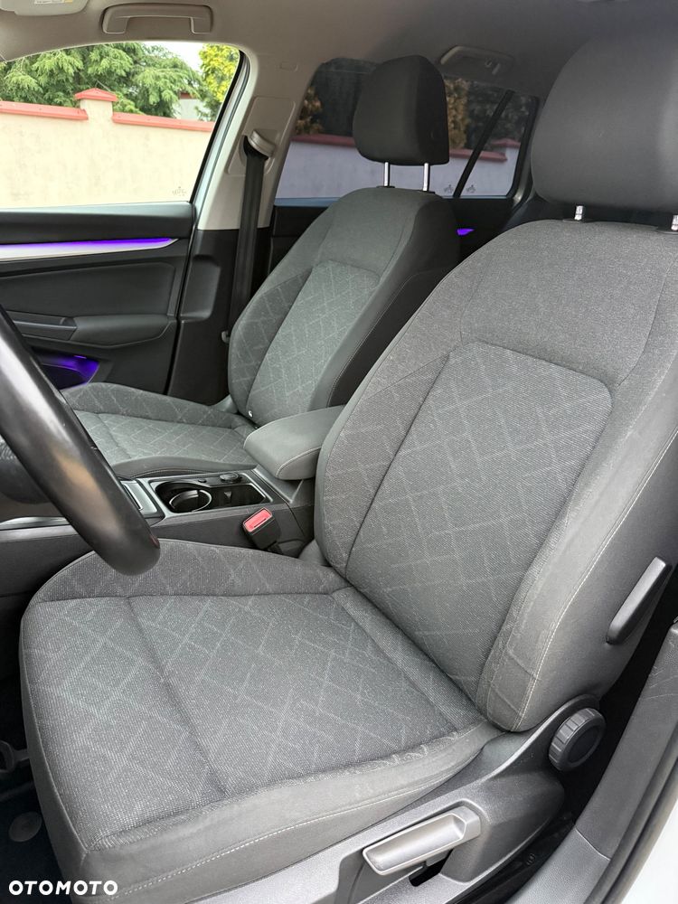 Volkswagen Golf - 24