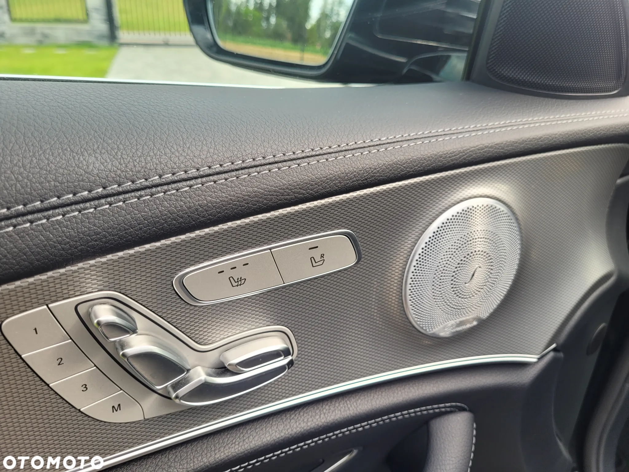 Mercedes-Benz Klasa E 220 d 4-Matic 9G-TRONIC - 19