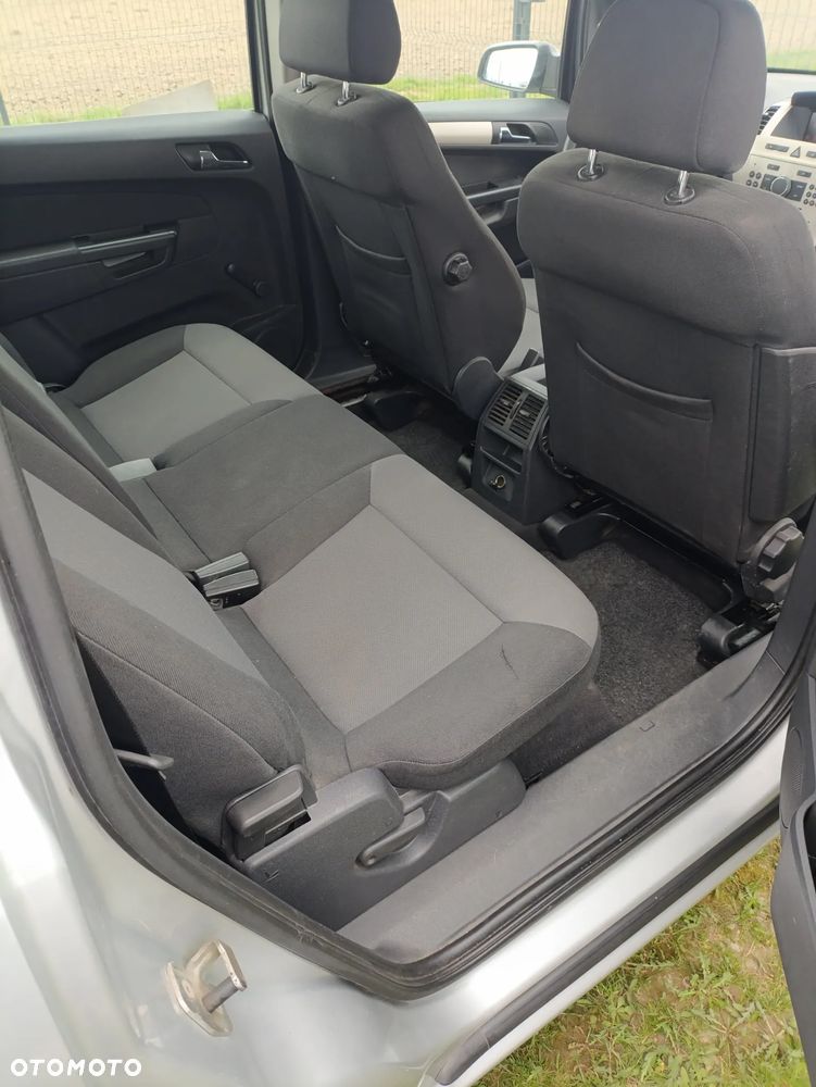 Opel Zafira - 15