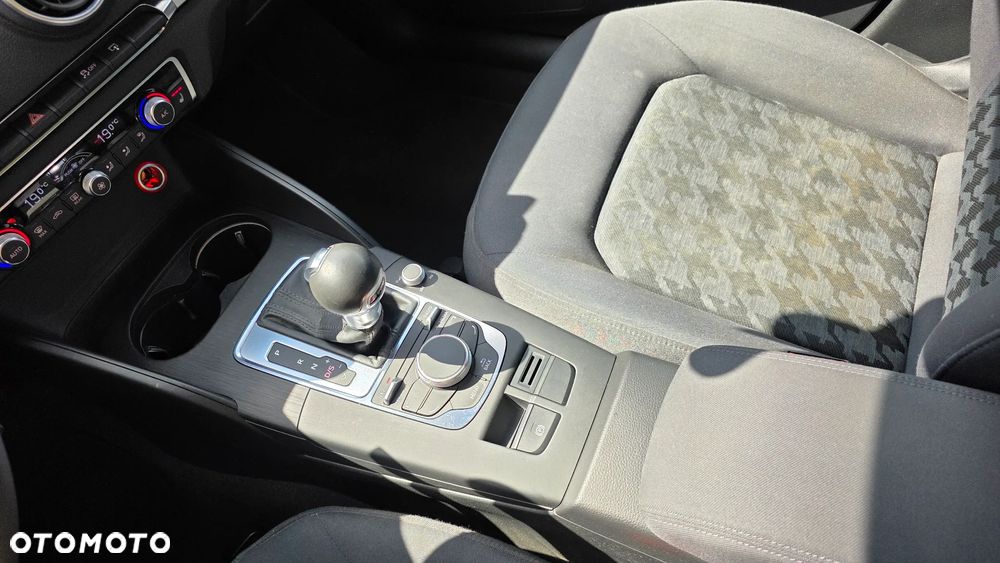 Audi A3 Sportback - 16