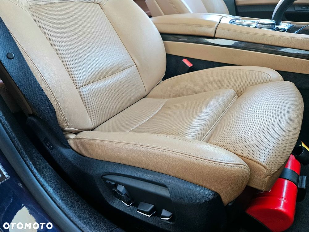BMW Seria 7 740d - 28