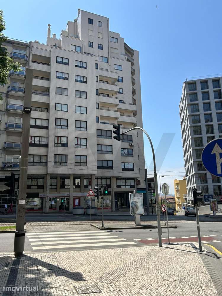 Escritório para Arrendamento na Av da Republica | General Torres | VNG - Grande imagem: 2/12