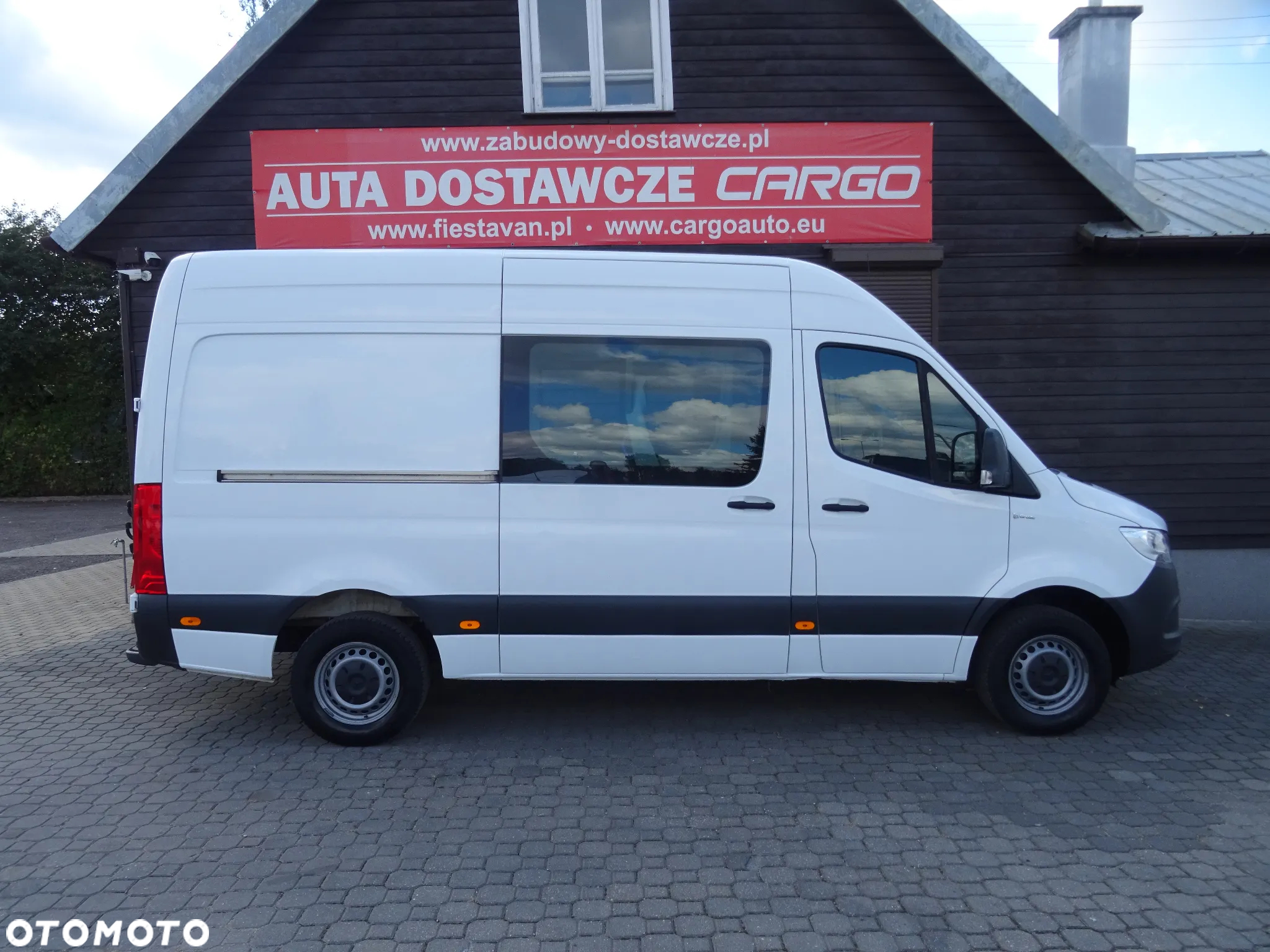 Mercedes-Benz Sprinter - 12