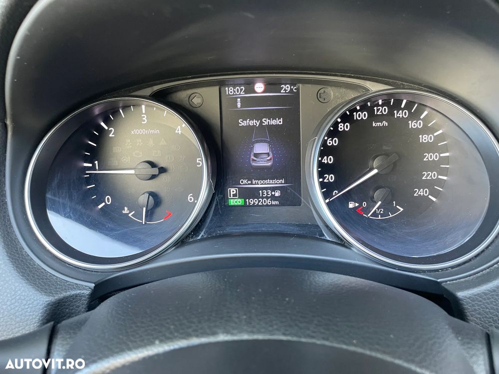 Nissan Qashqai 1.6 DCI Xtronic TEKNA+ - 33