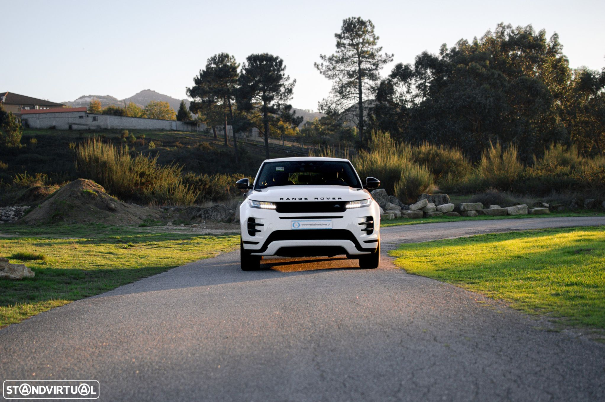Land Rover Range Rover Evoque 2.0 D150 AWD R-Dynamic Auto - 31