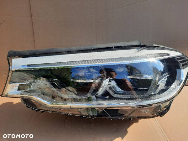 Full Led przedni lewy BMW 5 G30 G31 lampa 8499121-01