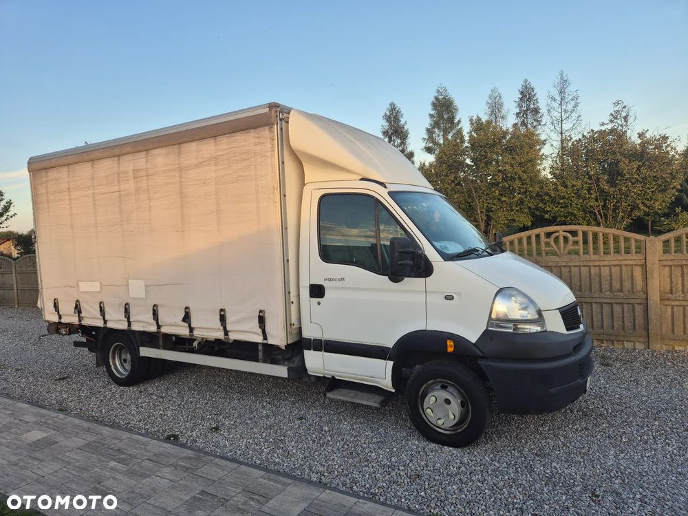 Renault Mascott