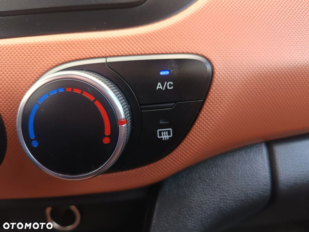 Hyundai i10 1.0 Premium - 22