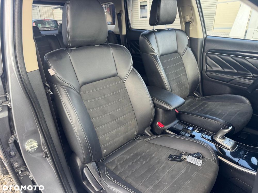 Mitsubishi Outlander 2.4 4WD Diamant - 14