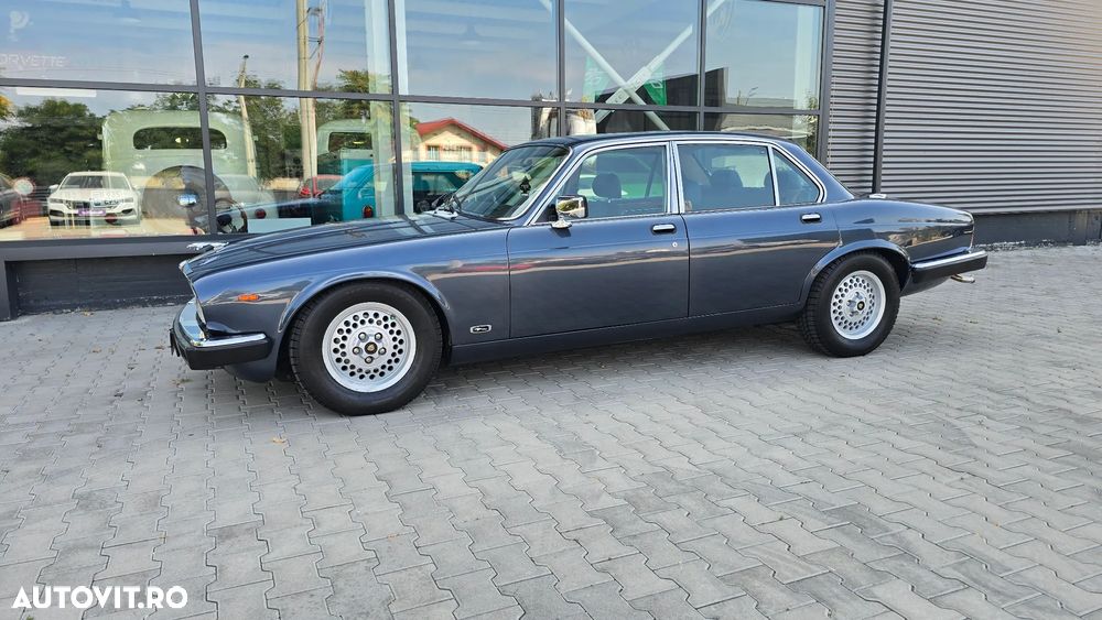Jaguar XJ - 36