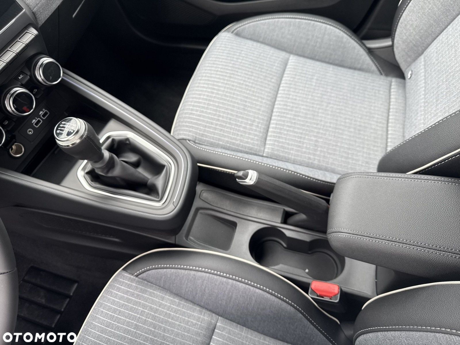 Renault Clio - 23