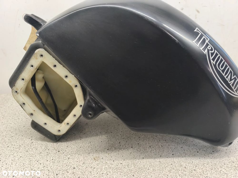 Bak, zbiornik paliwa Triumph Daytona 955i 955 - 6