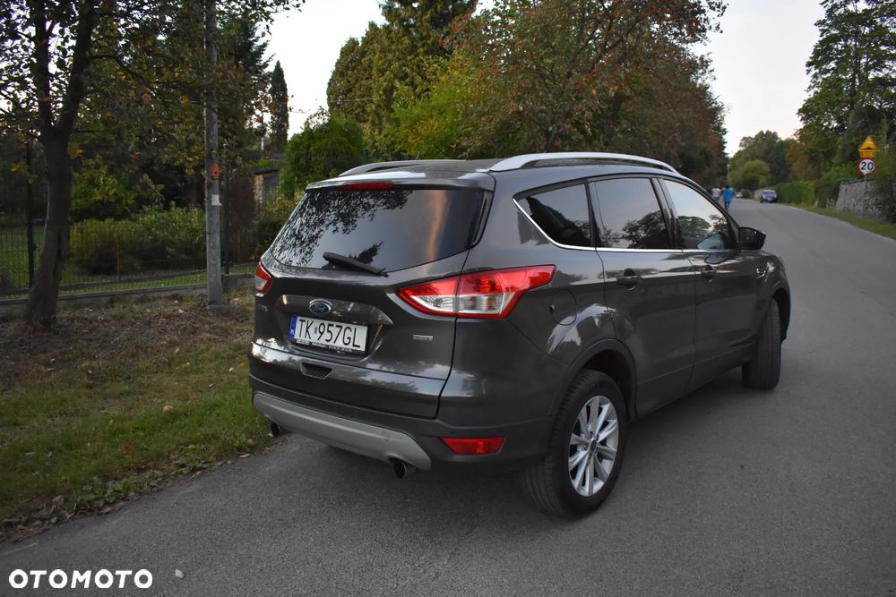 Ford Kuga 1.5 EcoBoost 2x4 Titanium - 10