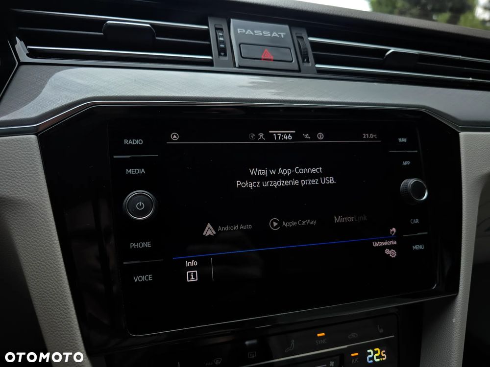 Volkswagen Passat Variant 2.0 TDI EVO Elegance DSG - 25
