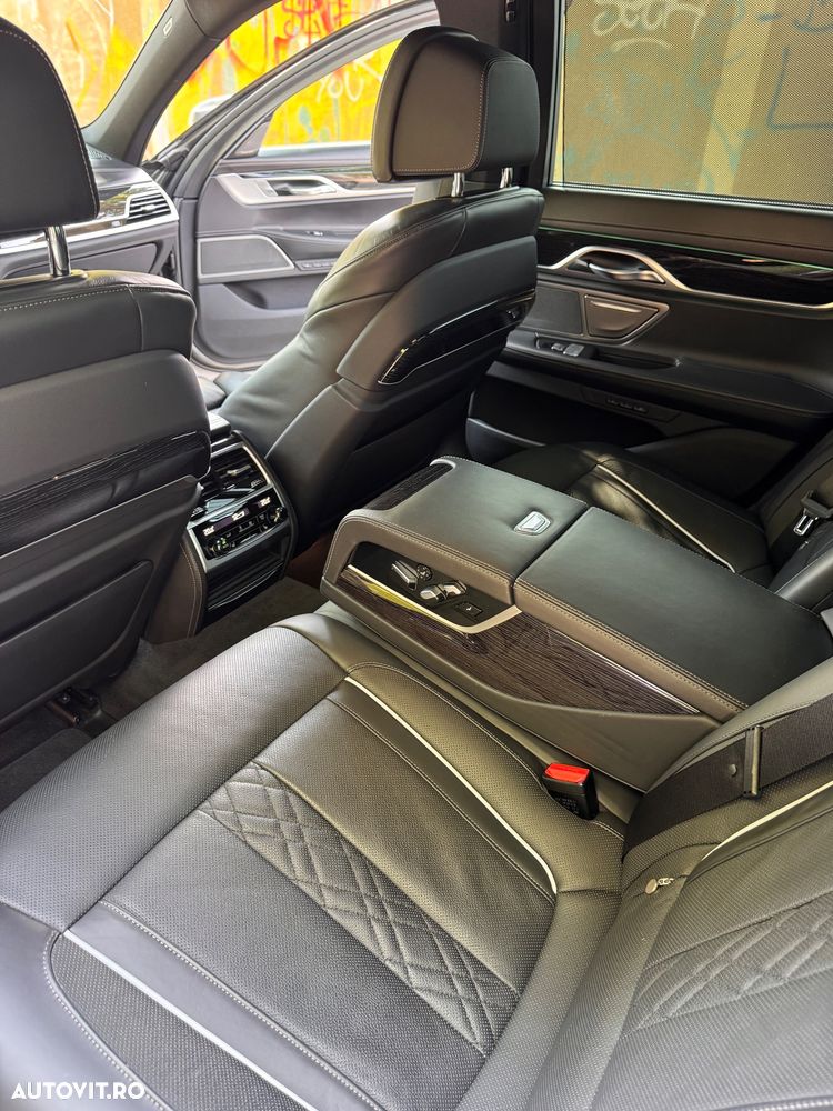 BMW Seria 7 - 12