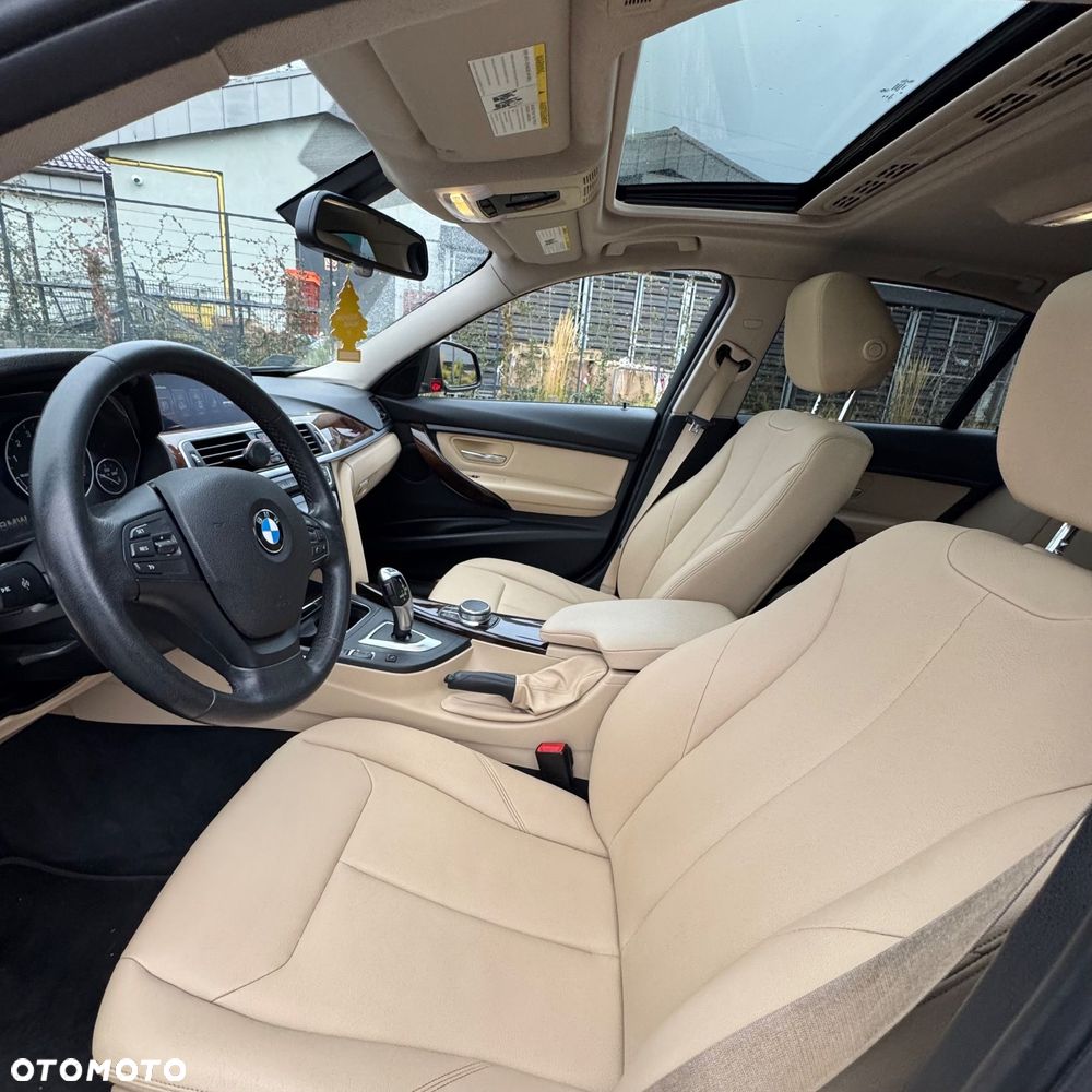 BMW Seria 3 320i xDrive - 15