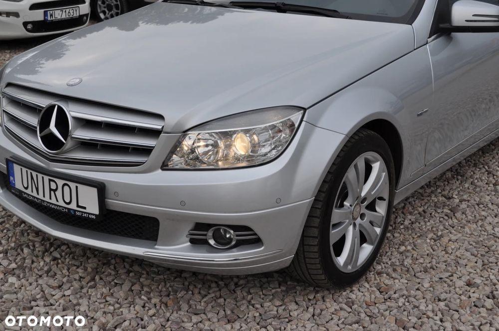 Mercedes-Benz Klasa C 180 CGI Automatik BlueEFFICIENCY Avantgarde - 31