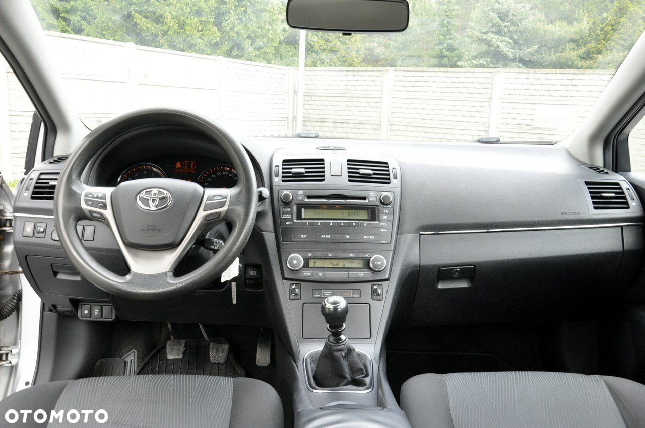 Toyota Avensis Combi 1.6 Sol - 5