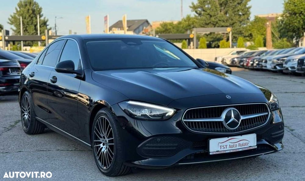 Mercedes-Benz C - 12